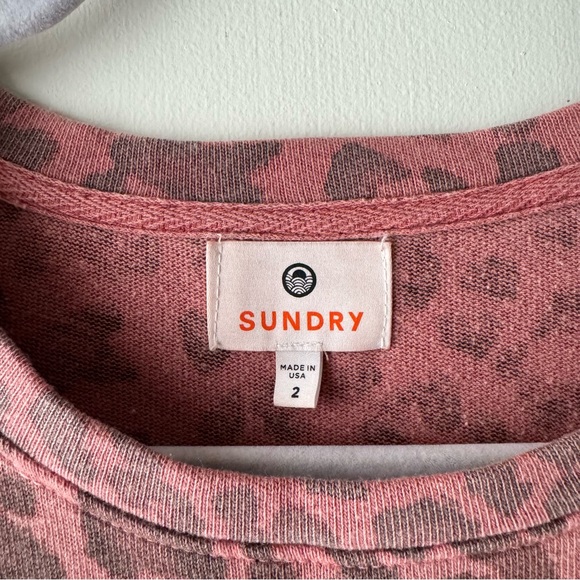 Sundry | Evereve Oversized Muted Pink Leopard Sweatshirt - Picture 9 of 10